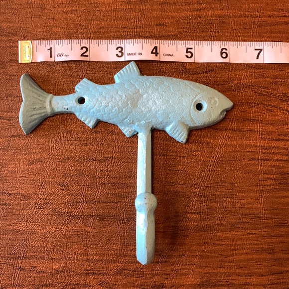Metal fish 🐠 hook/towel rack - Picture 4 of 5